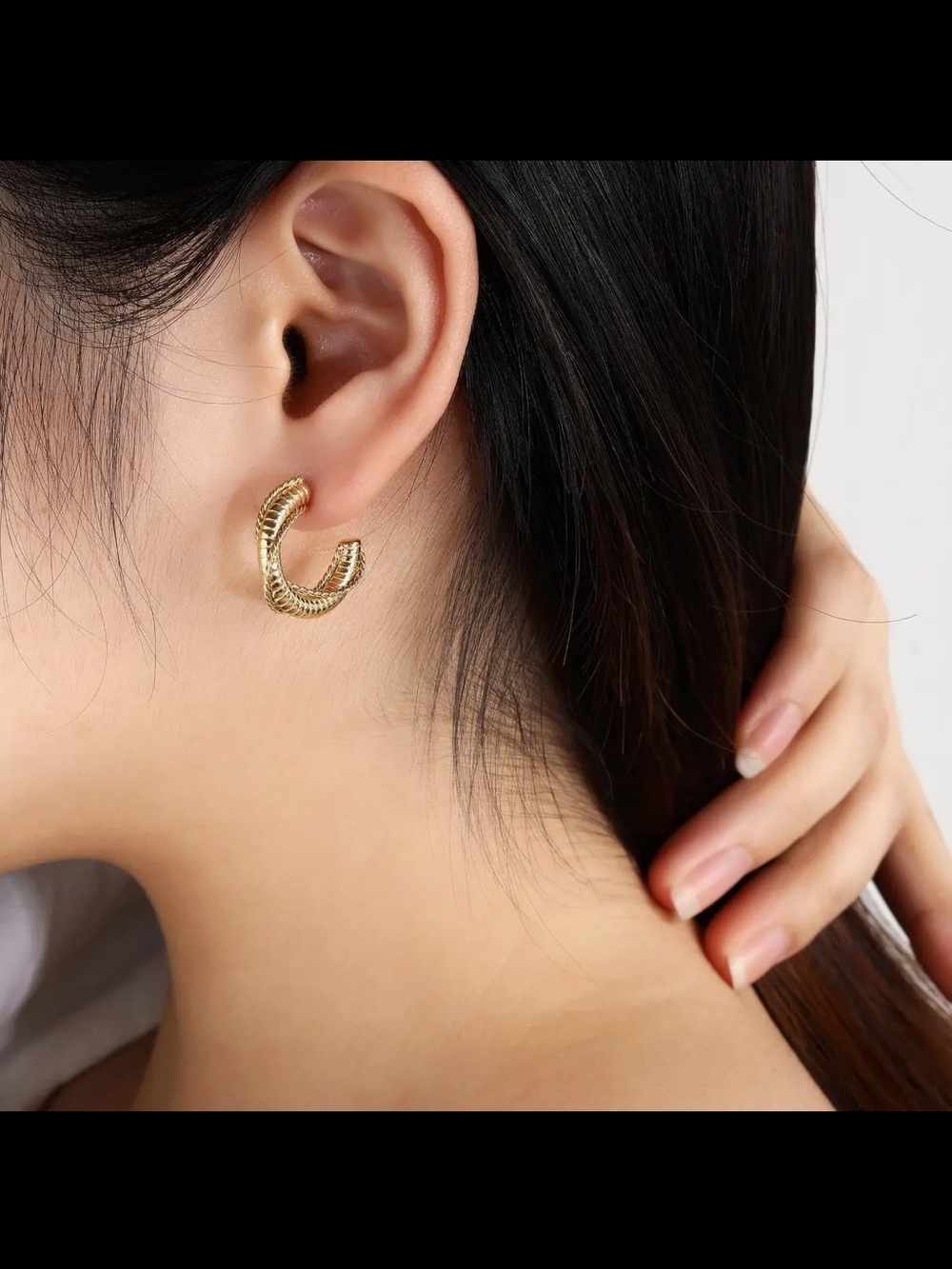Gold Twisted Hoop Earrings - Women Jewelry - Picture 6 of 6